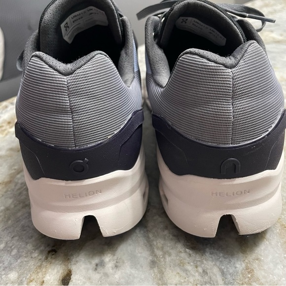 On Running Cloudstratus Men’s size 13 Sneakers, Fossil/Midnigh main image 6